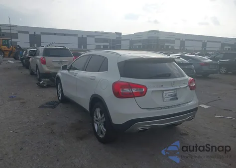 2017 Mercedes-Benz Gla 250 4Matic z USA, uszkodzony, nr VIN WDCTG4GB5HJ340252